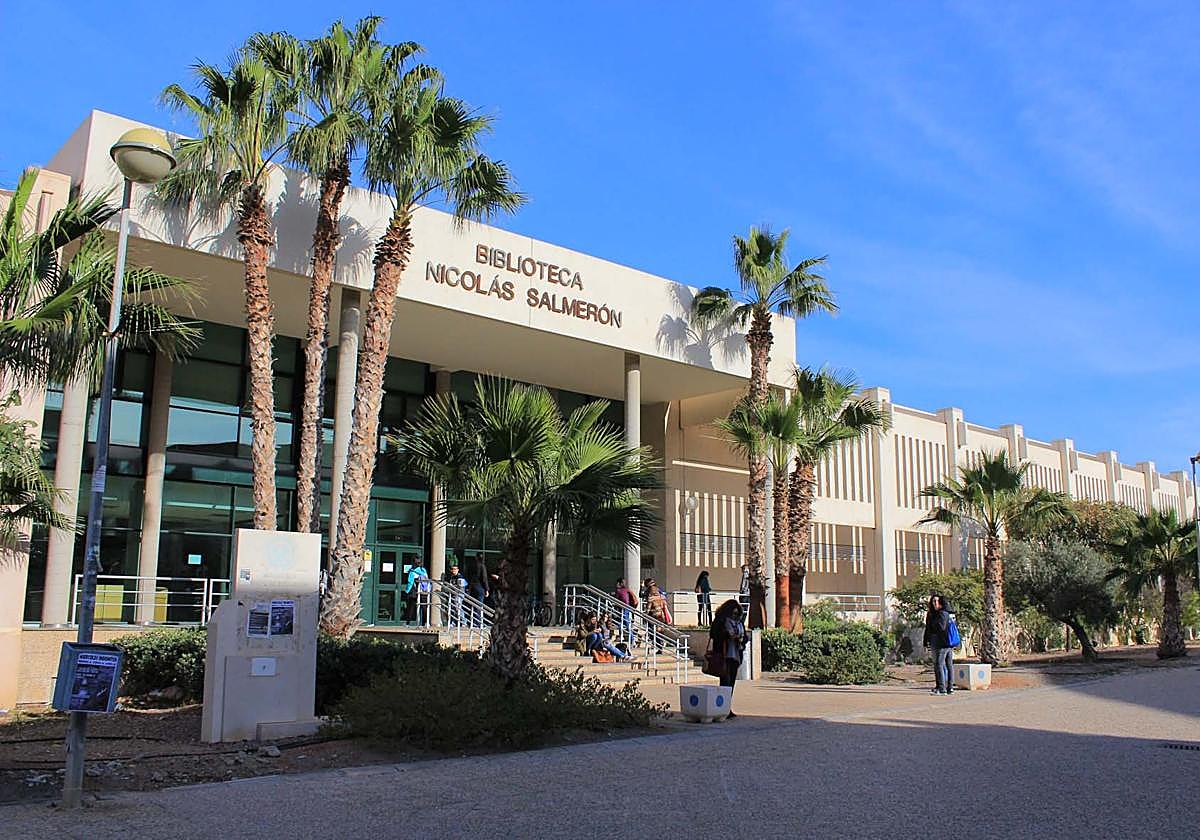 La biblioteca de la UAL, en constante evolución tanto en instalaciones como en servicios