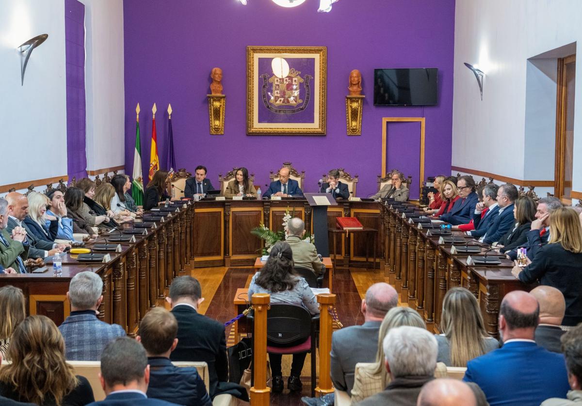 Salón de plenos del Ayuntamiento de Jaén, durante la moción de censura.