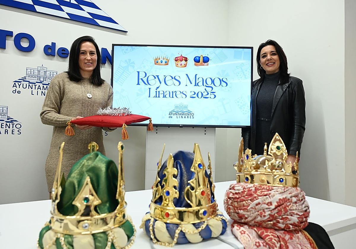 Encarnación Ruiz, que representará a la estrella de la ilusión, y la concejala Susana Ferrer.