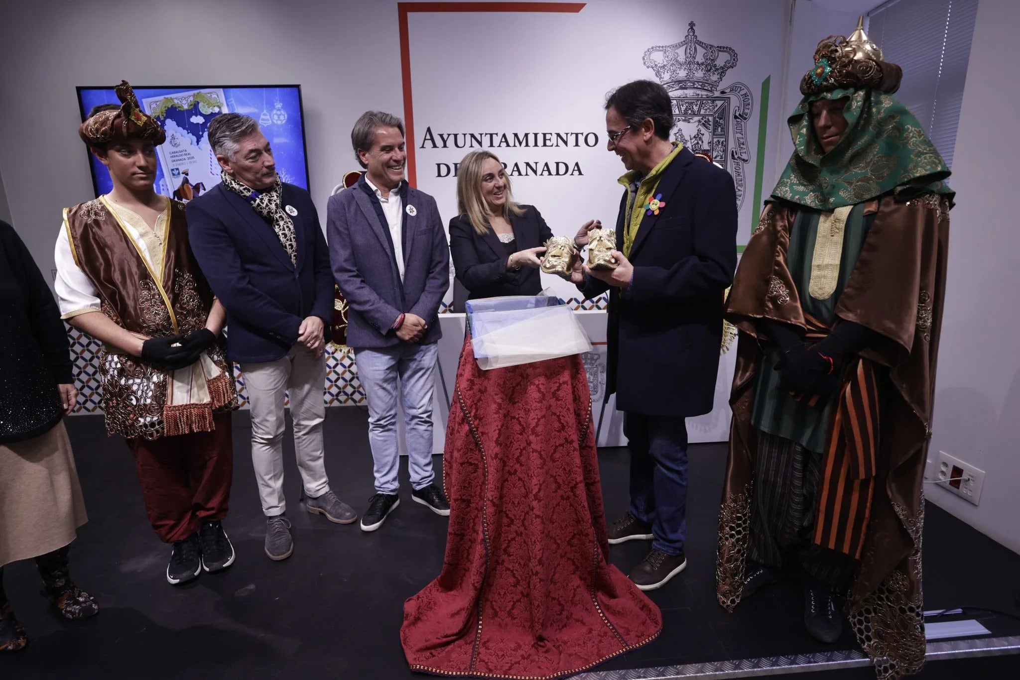 La alcaldesa, Marifrán Carazo, ha presentado a quien encarnará al Heraldo este año, Basilio Santiago Antequera.