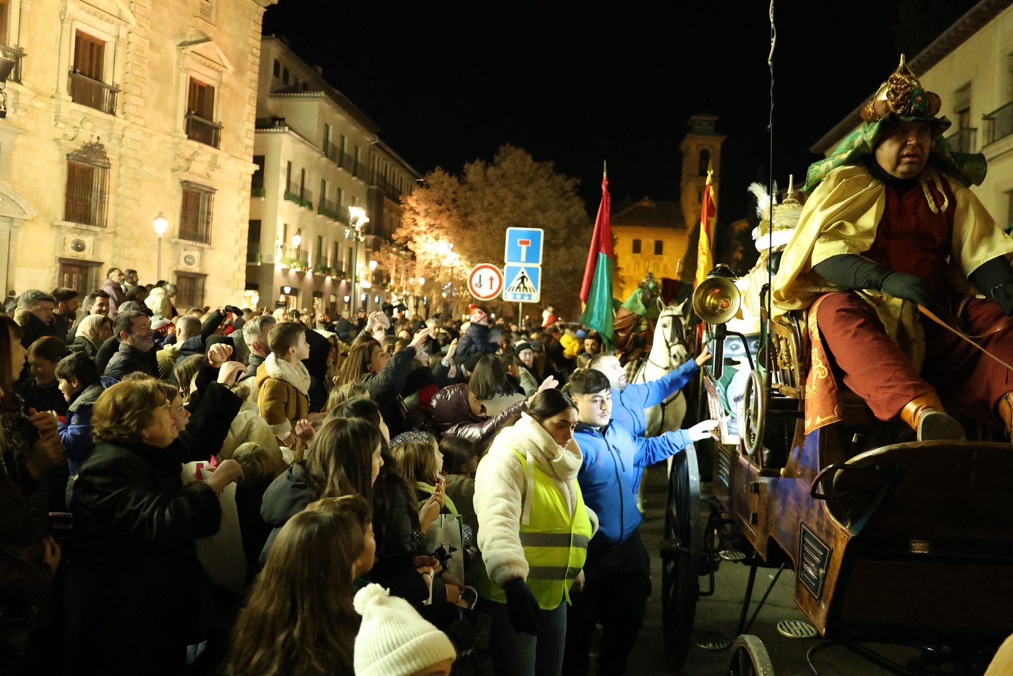 Las imágenes que no has visto de la cabalgata del Heraldo en Granada