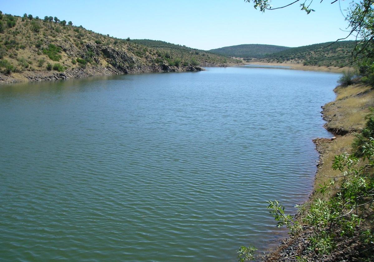 Pantano del Dañador, del que se abastecen la mayoría de estos municipios.