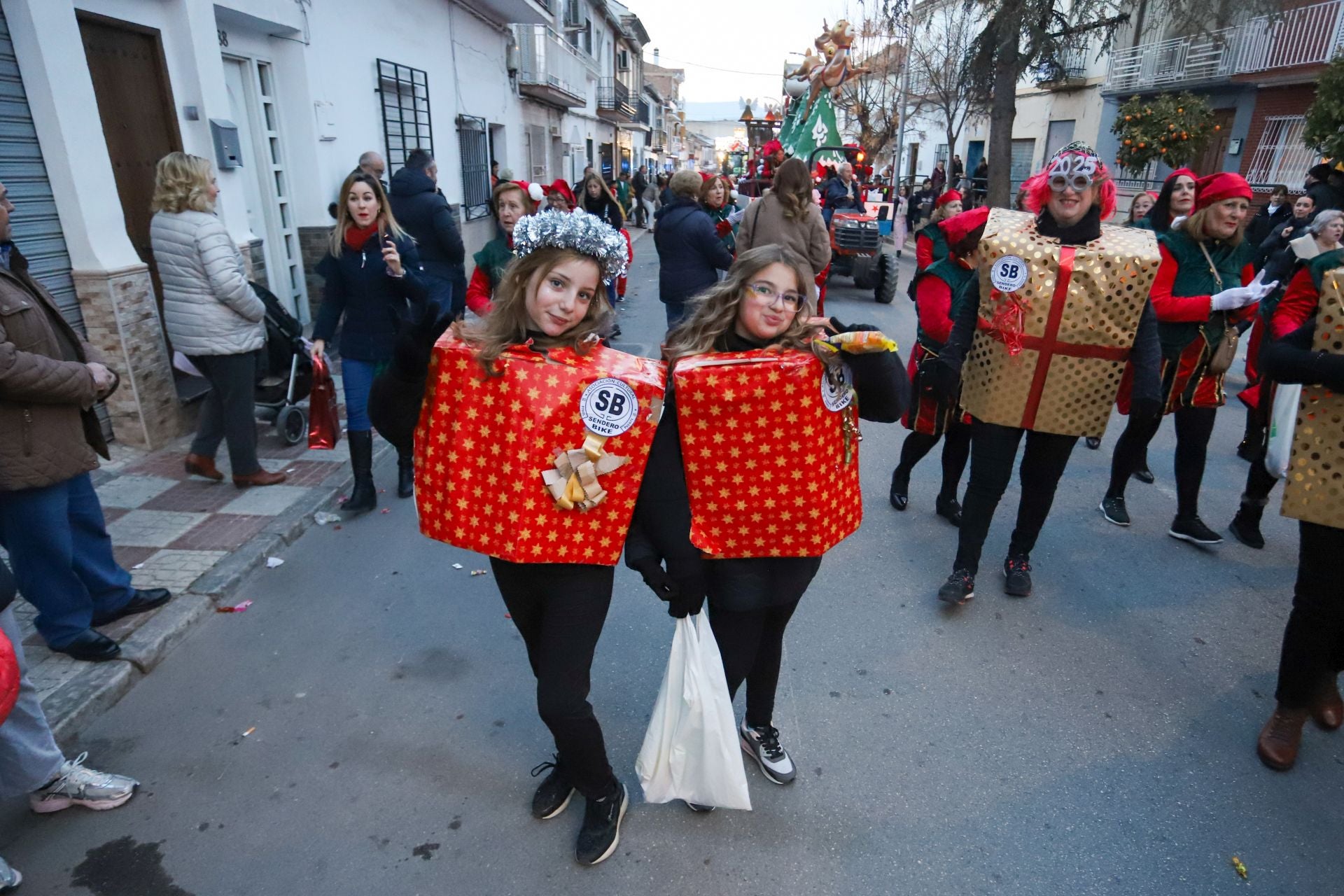 Las mejores imágenes de la cabalgata de los Reyes Magos en Pinos Puente