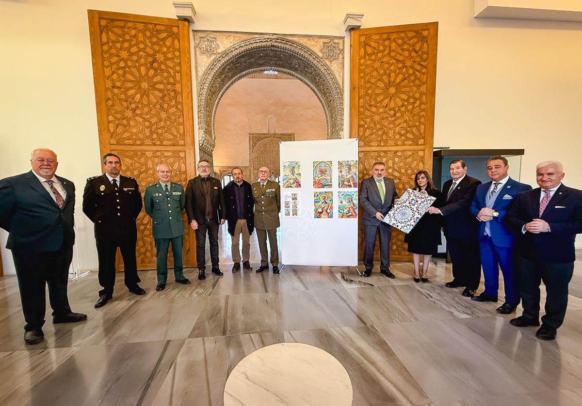 Asistentes a la presentación del reconocimiento concedido al Ayuntamiento de Santa Fe.