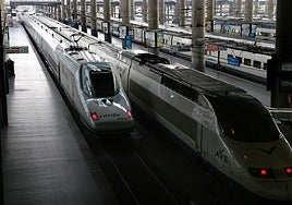 Tren AVE procedente de Granada en la estación de Atocha.