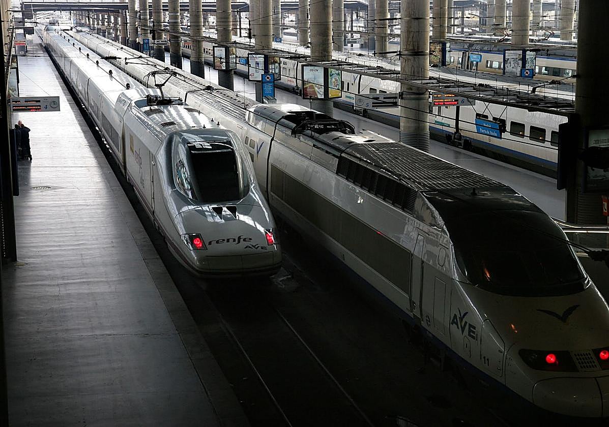 Tren AVE procedente de Granada en la estación de Atocha.