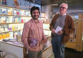 Marcos Almendros, editor de Ya lo dijo Casimiro Parker, y Andrés Soria, en el Centro Lorca.