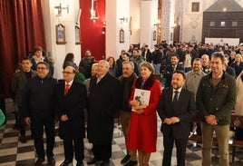 Seis costaleros de honor para la Virgen de la Aurora