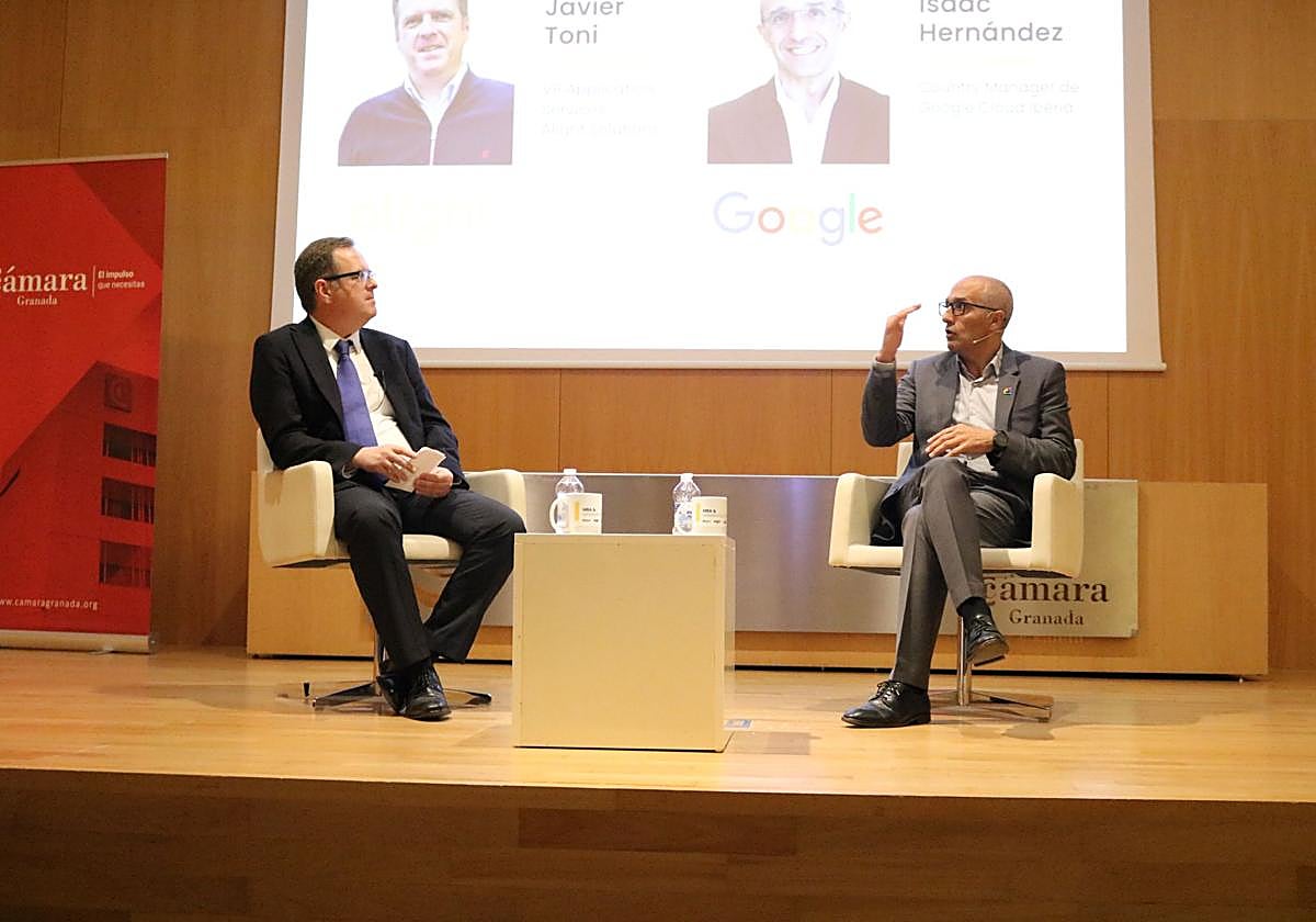 Javier Toni, de Strada e Isaac Hernández, de Google Cloud Iberia durante la presentación de la primera edición del máster.