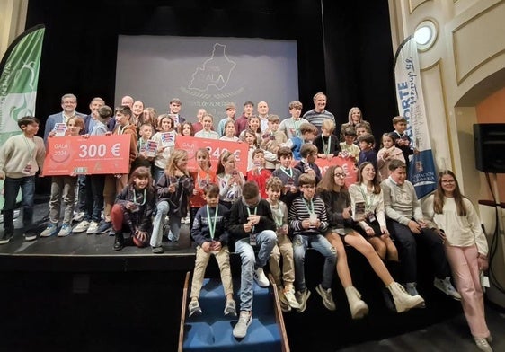 Los premiados, a la conclusión de la gala celebrada en el Apolo.