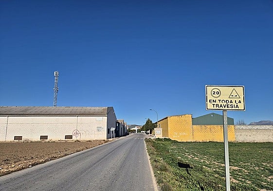 Vía de acceso a la A-92 de Valderrubio