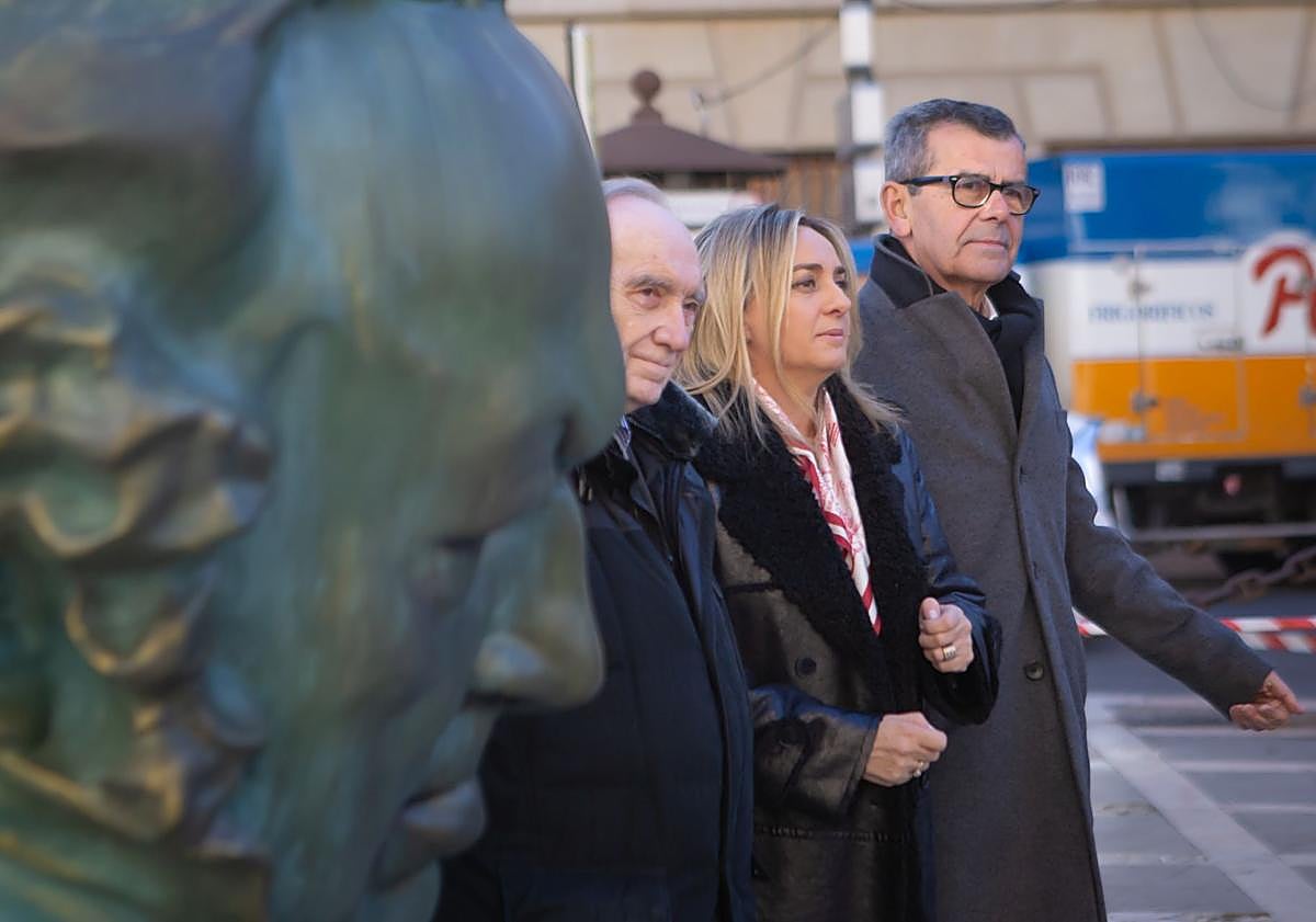 Imagen principal - Presentación de las actividades de los Goya esta mañana en Granada.