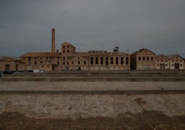 El desarrollo de un intercambiador junto a la Azucarera es uno de los asuntos a estudiar de cara a la integración del tren.