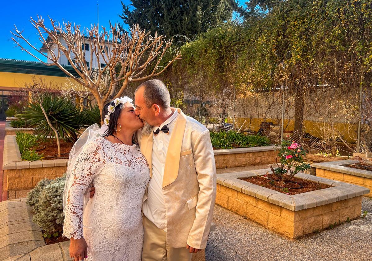 Tere y Arturo fueron la primera pareja de 2025 que se ha casado en la cárcel de Albolote.