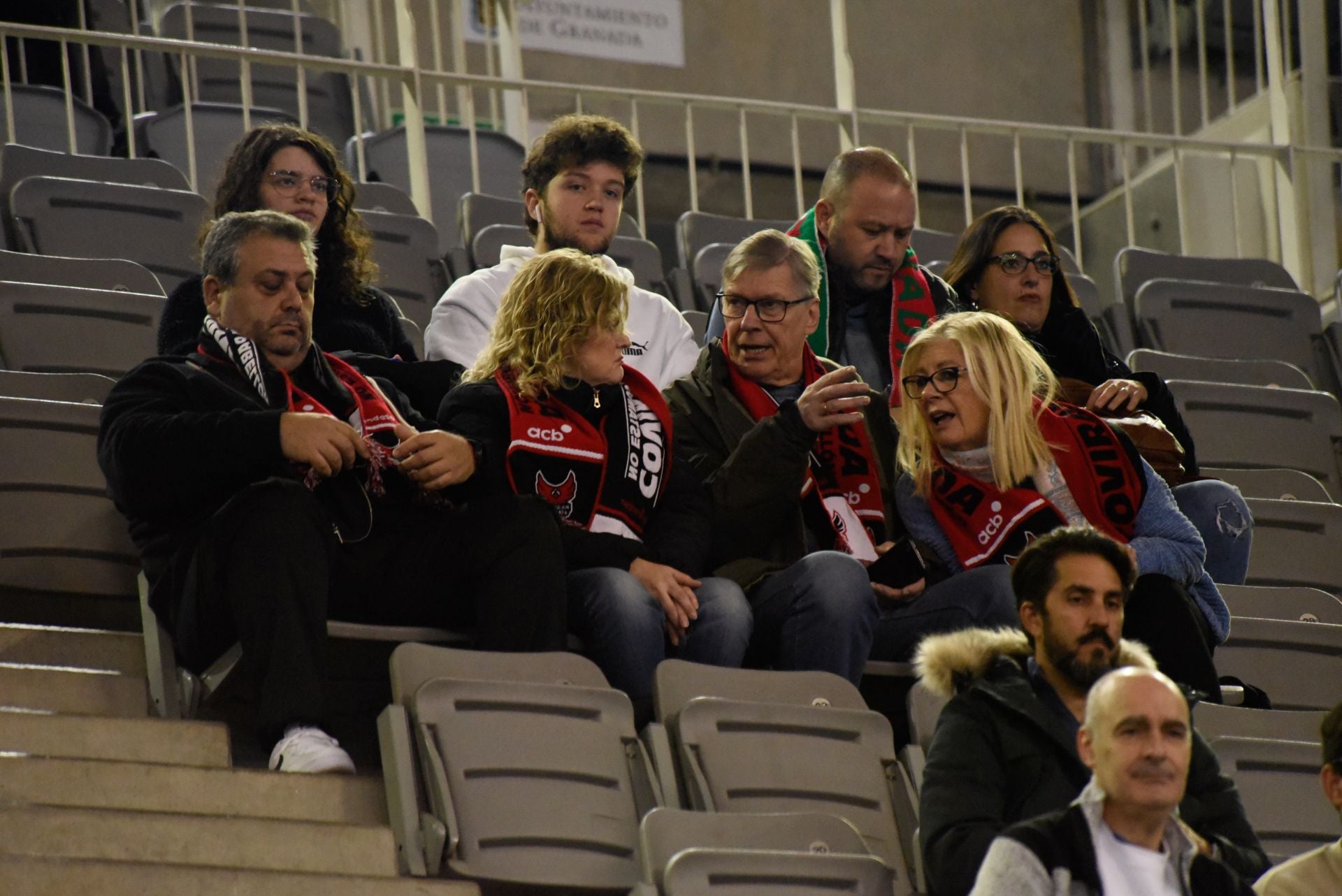 Encuéntrate en la grada del Palacio de Deportes en el Covirán-Zaragoza