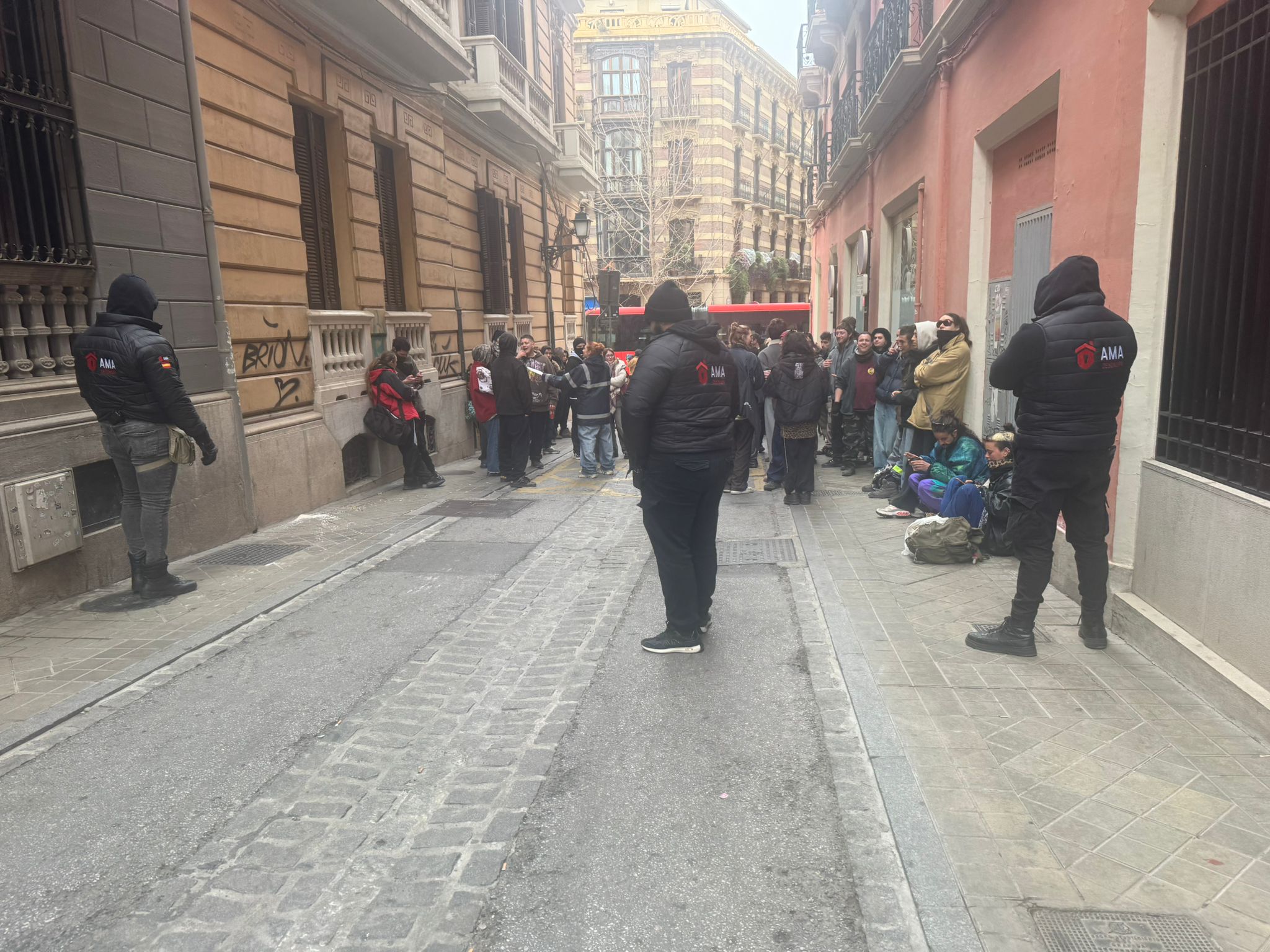 Las imágenes del edificio &#039;okupado&#039; en Granada