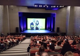 El espectáculo 'Madre Mía' llenó el teatro.