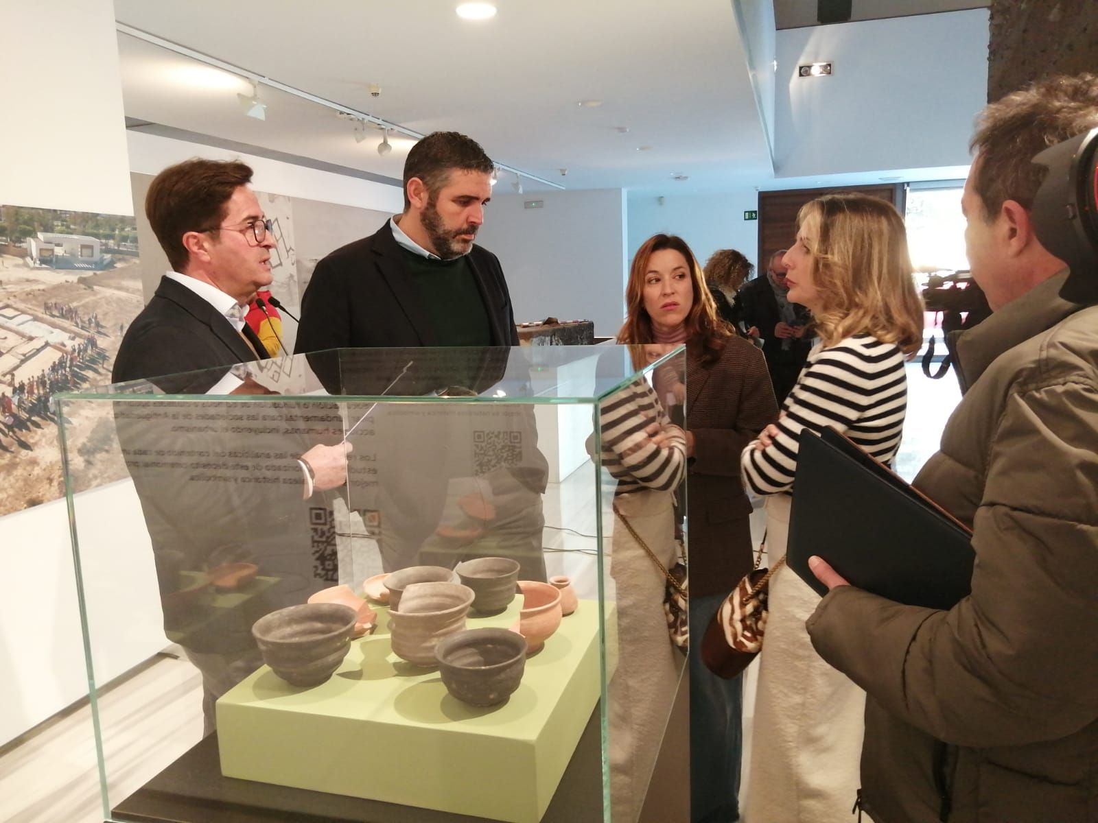 Presentación de las vasijas de Ciavieja expuestas en el Museo de Almería.