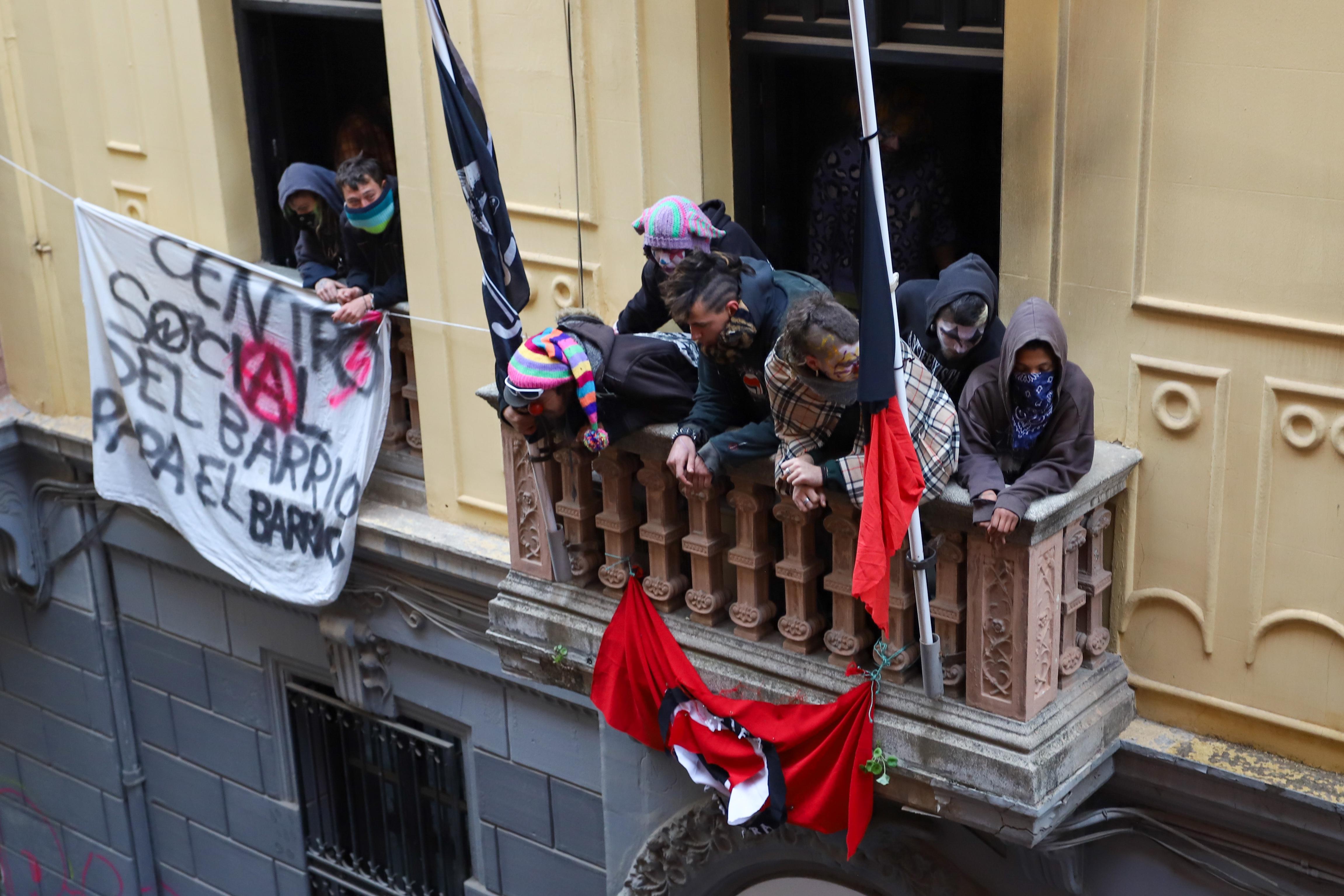 Las imágenes del edificio &#039;okupado&#039; en Granada