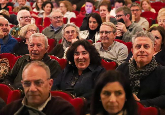 Arantxa Echevarría, directora de 'La infiltrada', infiltrada en el público del Isabel la Católica.