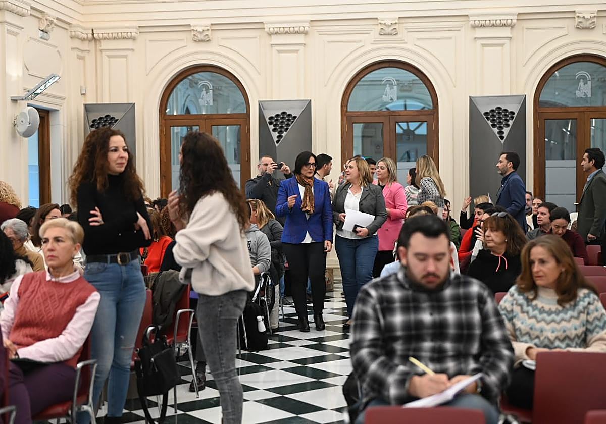 Más de 150 docentes granadinos abordan en unas jornadas la igualdad y la convivencia pacífica en las aulas