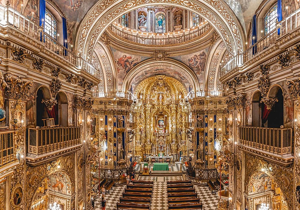 Imagen interior de la Basílica de San Juan de Dios de Granada.