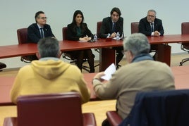 Ignacio Cuerva junto a los responsables de la cátedra Pyme de Cámara Granada, durante la presentación del estudio este jueves.