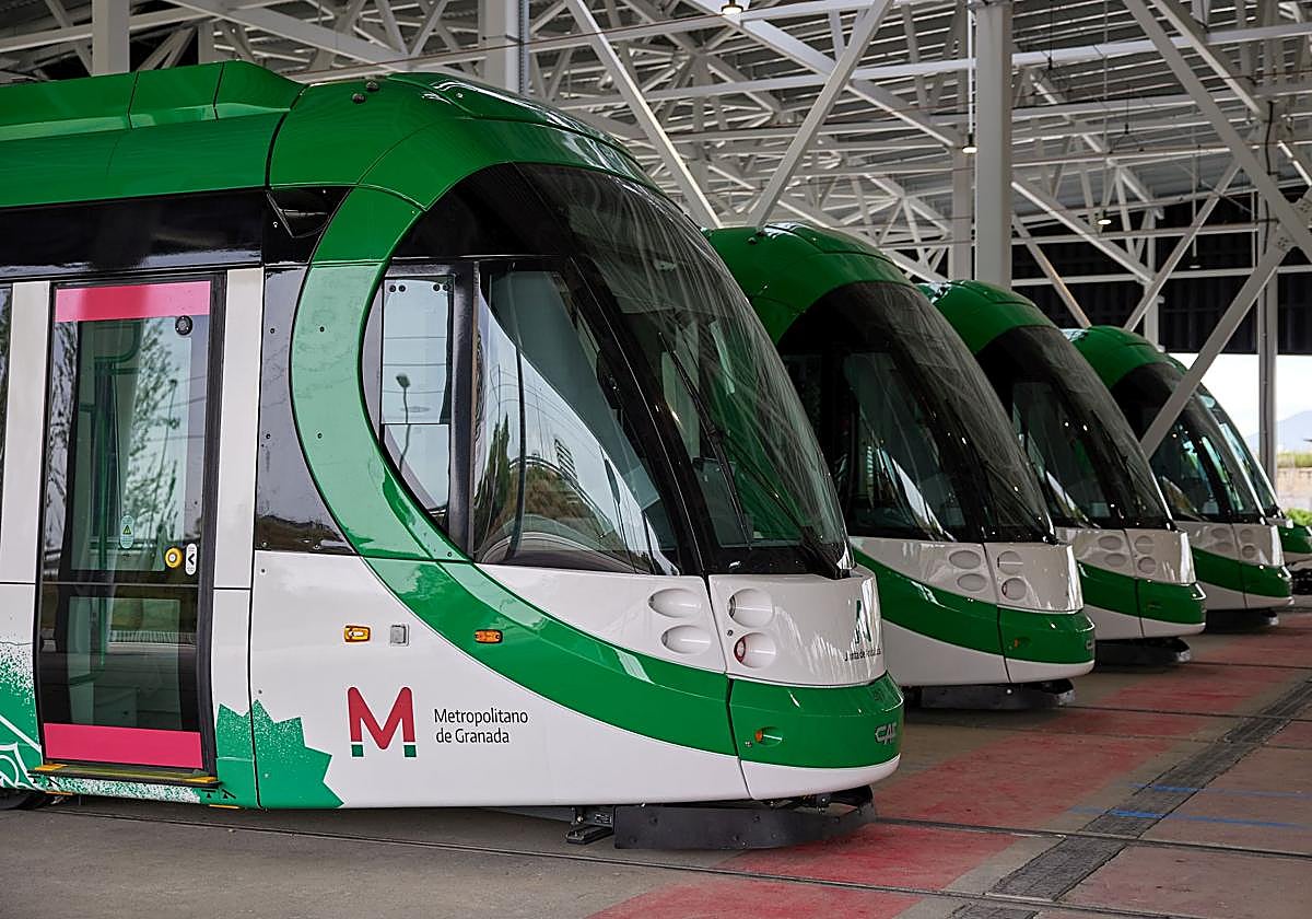 Trenes del Metropolitano de Granada.
