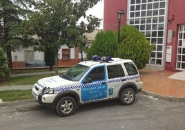 Coche de la Policía Local de Jun.