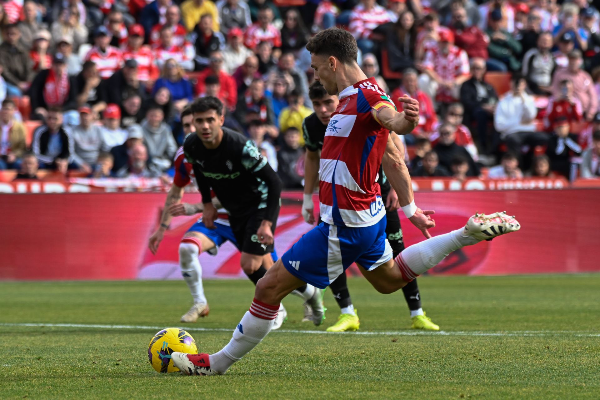 Las mejores imágenes del Granada - Sporting