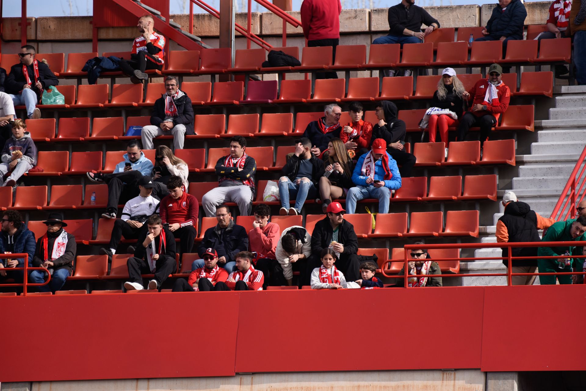 Encuéntrate en la granada de Los Cármenes en el Granada - Sporting