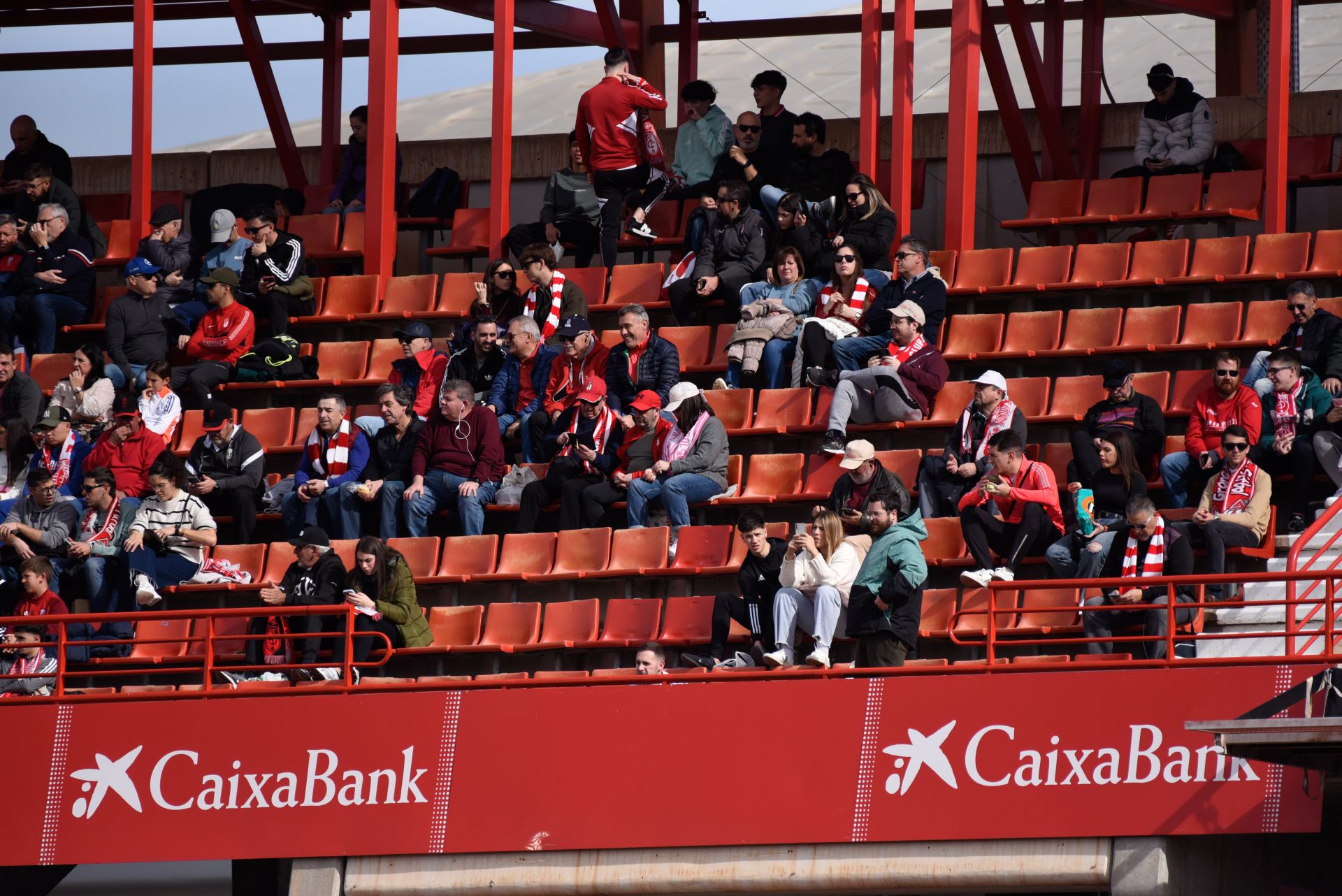 Encuéntrate en la granada de Los Cármenes en el Granada - Sporting