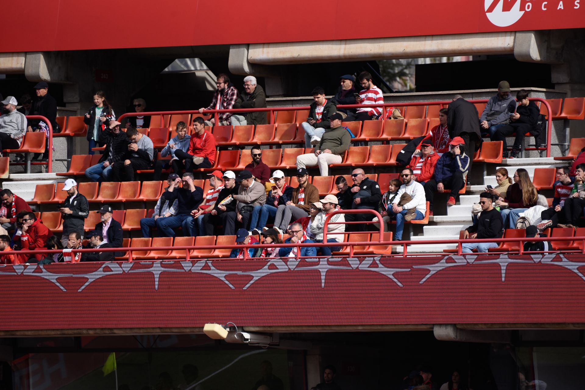 Encuéntrate en la granada de Los Cármenes en el Granada - Sporting