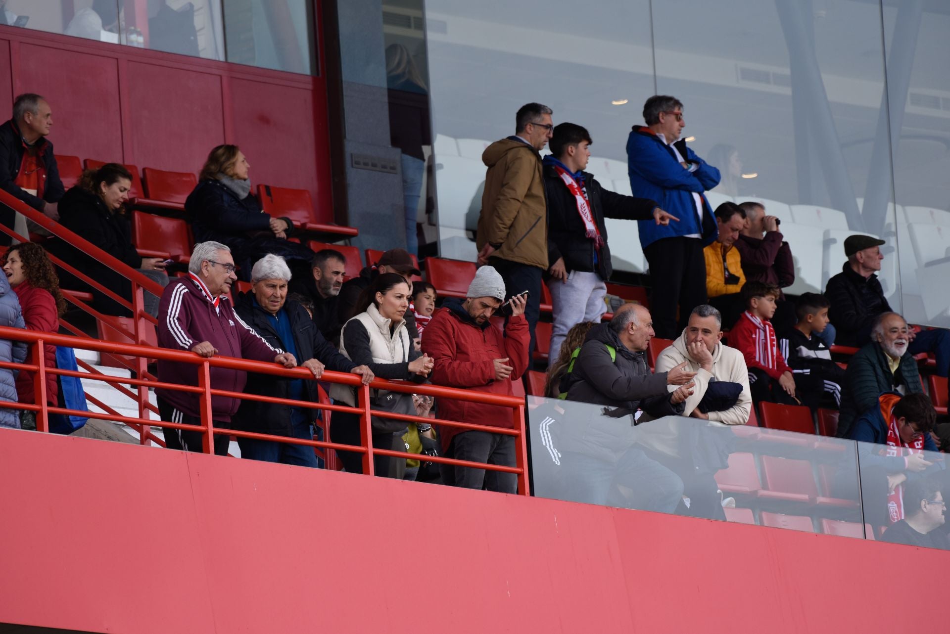 Encuéntrate en la granada de Los Cármenes en el Granada - Sporting