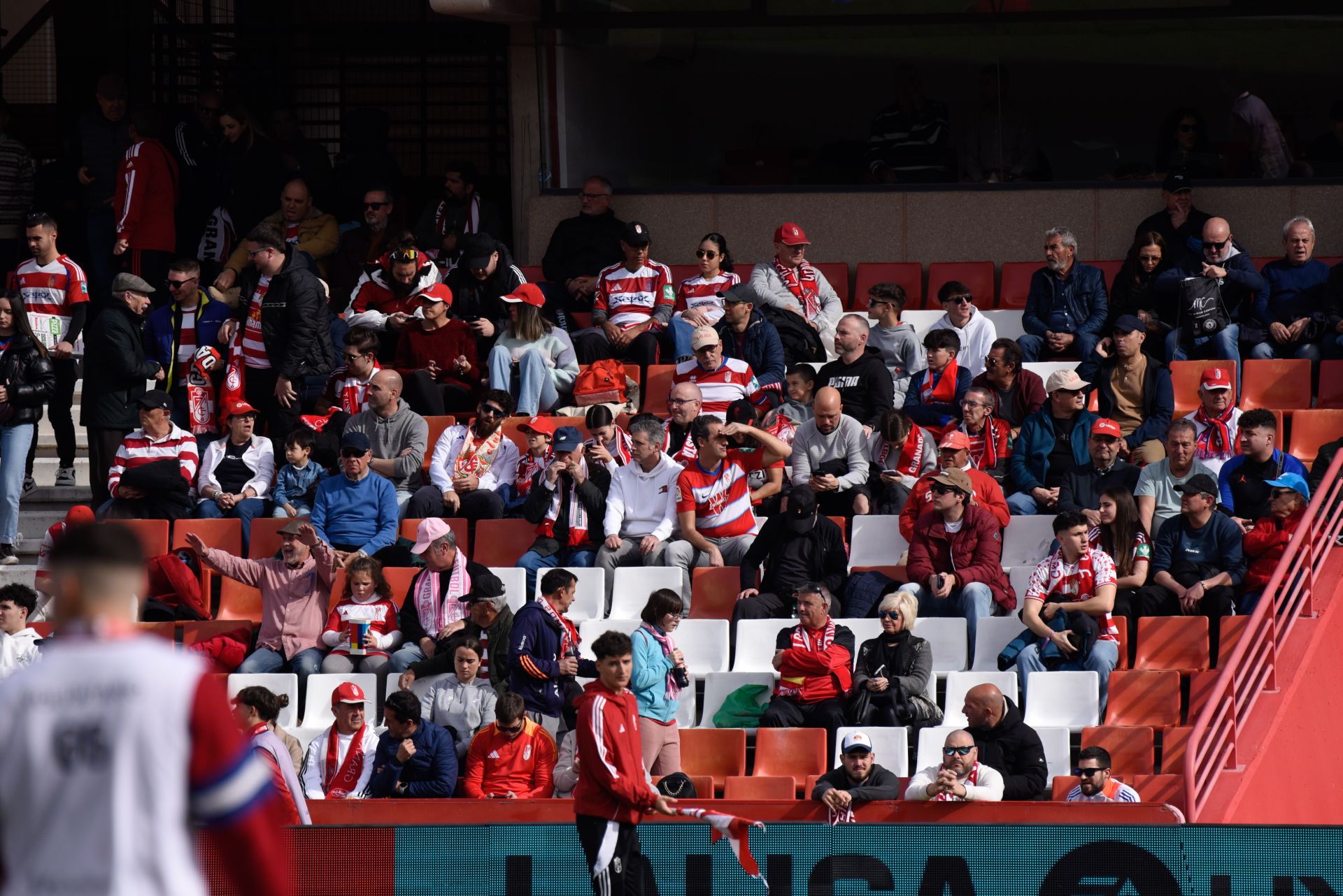 Encuéntrate en la granada de Los Cármenes en el Granada - Sporting