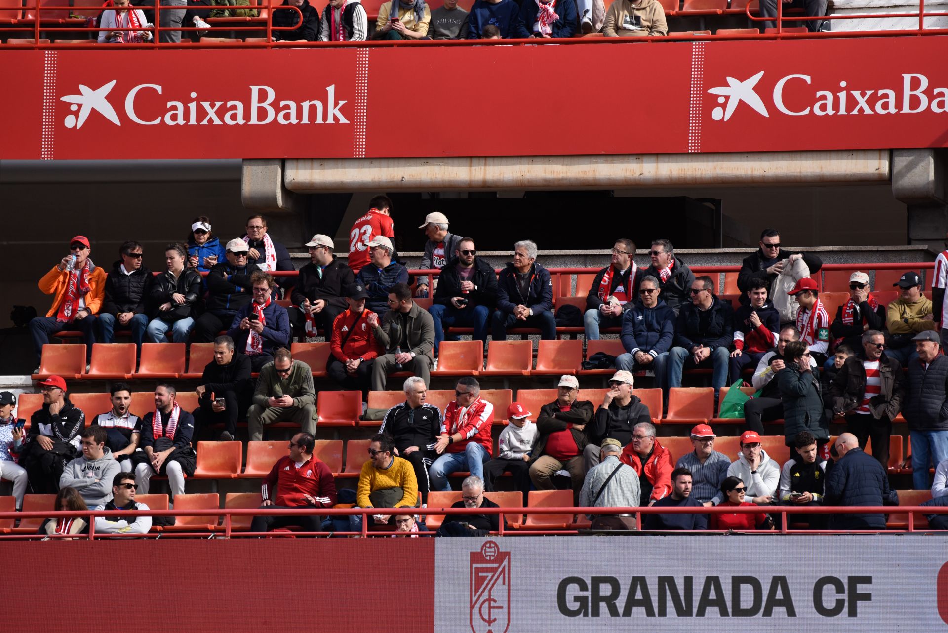 Encuéntrate en la granada de Los Cármenes en el Granada - Sporting