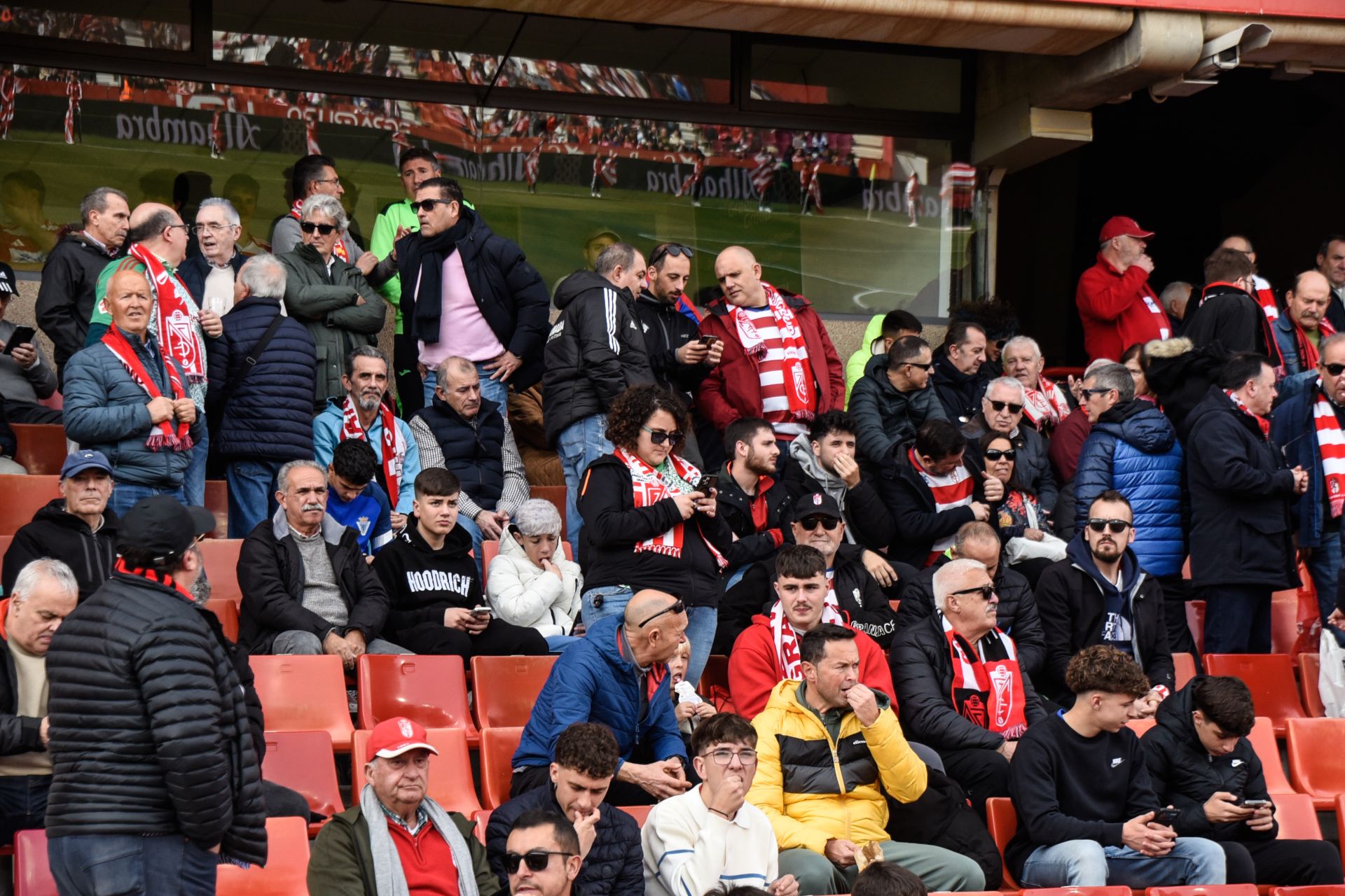 Encuéntrate en la granada de Los Cármenes en el Granada - Sporting