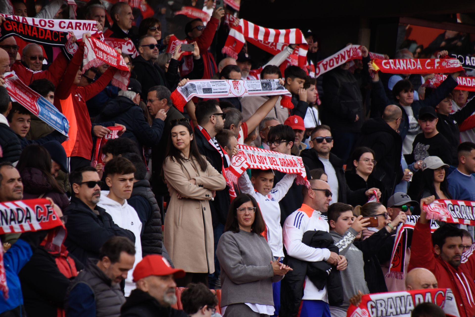 Encuéntrate en la granada de Los Cármenes en el Granada - Sporting