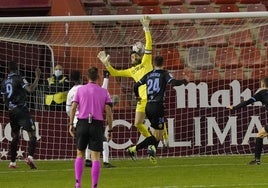 Jorge Cuenca consigue el gol de la victoria en la última visita al Carlos Belmonte.