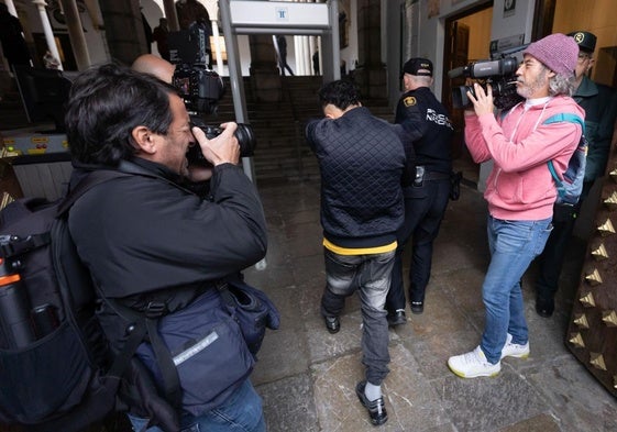 Llegada del acusado a la Audiencia Provincial.