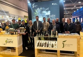 Empresarios agroalimentarios jienenses junto al diputado de Promoción y Turismo en Madrid Fusión.