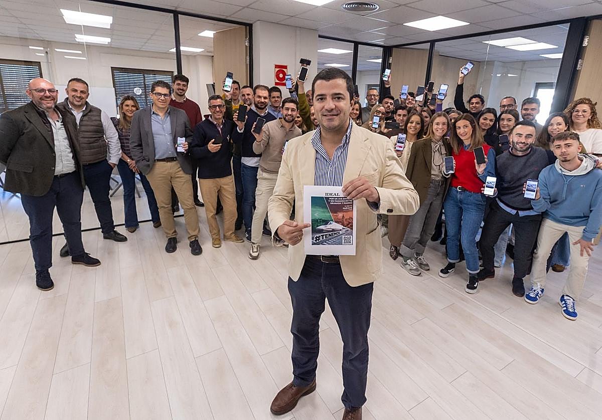 Ignacio Salcedo con parte del equipo de Greening, respaldando la iniciativa de IDEAL.