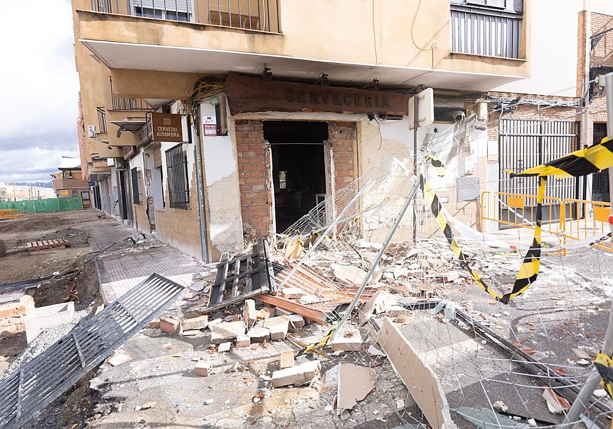 Explota un bar en Armilla por un incendio e investigan si fue intencionado