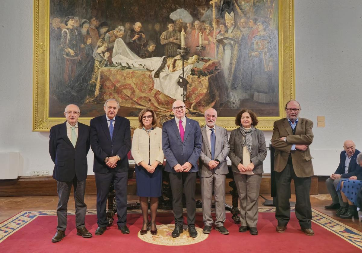 Pedro Mercado, presidiendo el acto como manda la normativa y protocolo. Estuvieron en el Hospital Real, los rectores Lorenzo Morillas, David Aguilar y Francisco González Lodeiro y la rectora Pilar Aranda.