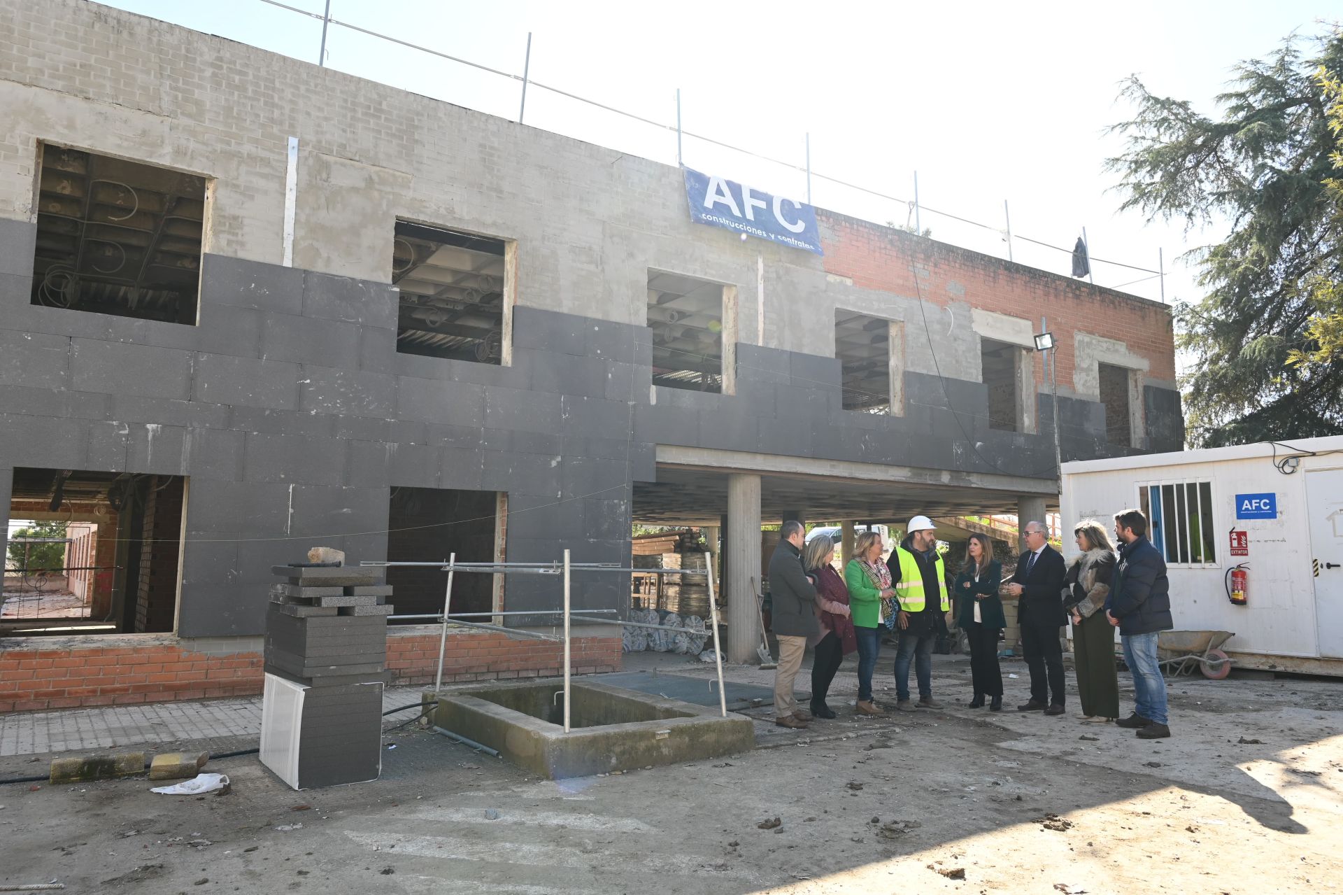 Visita del delegado del Gobierno andaluz en Jaén y la alcaldesa de Linares a las obras.