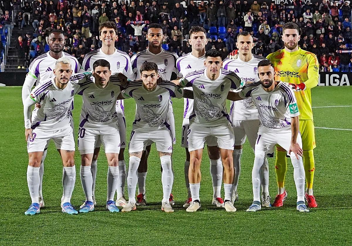 Alineación titular en el Nuevo Pepico Amat.