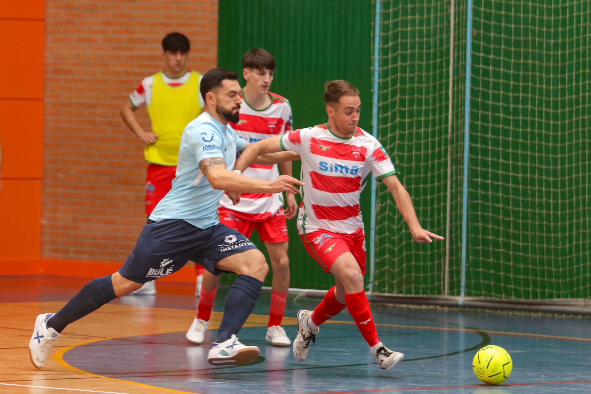 El Sima Granada sufrió una clara derrota en su salida a Jerez.