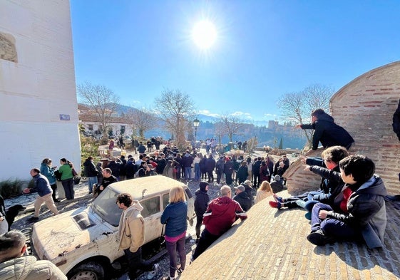 Ambiente en el Mirador de San Nicolás para el rodaje de 'The Walking Dead'.