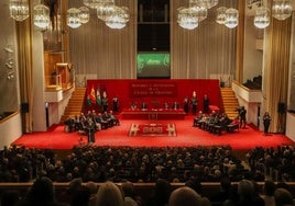 El Auditorio Manuel de Falla, repleto para la entrega de Honores y Distinciones del Ayuntamiento de Granada .