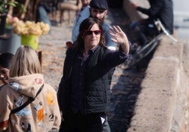 Norman Reedus, saludando a los granadinos en San Nicolás.